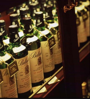 メインバー「エストマーレ」