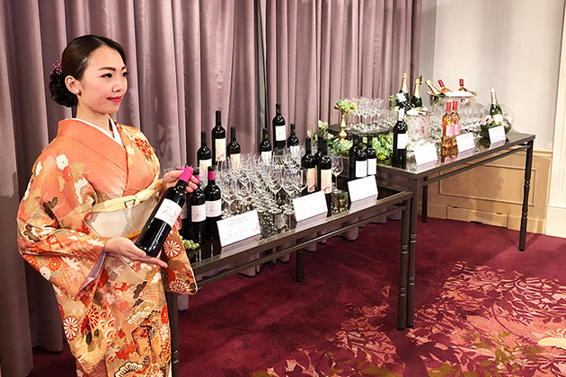 レセプションアテンダント