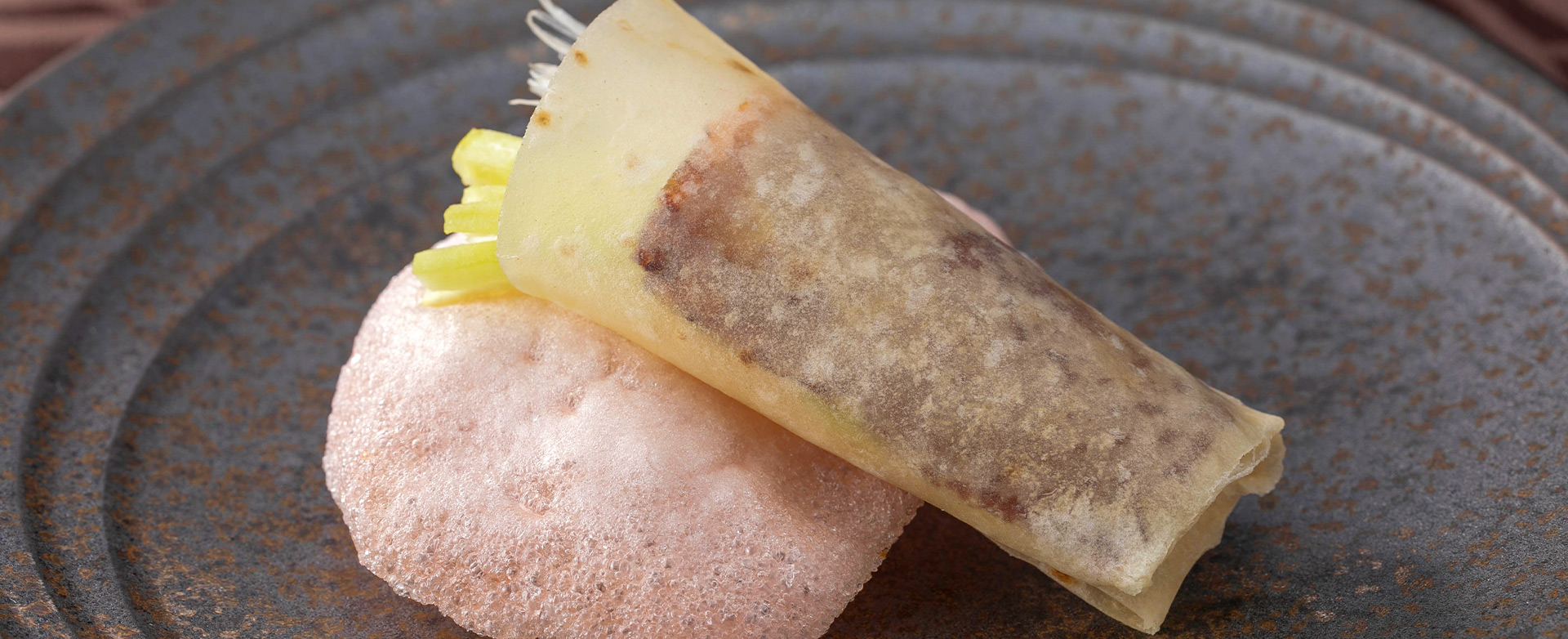 ホテルならではの優雅な空間で食材の旨みを最大限に活かした本格中国料理をご堪能ください。