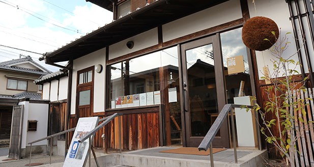 奈良の文化にも触れられる「繭」