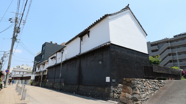 リノベーションした土蔵で堪能するフランス料理