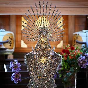 豊國神社所蔵のステンドグラス製甲冑