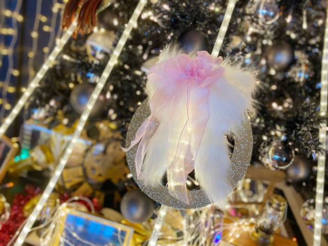 27匹の猫たちを表現したオーナメント