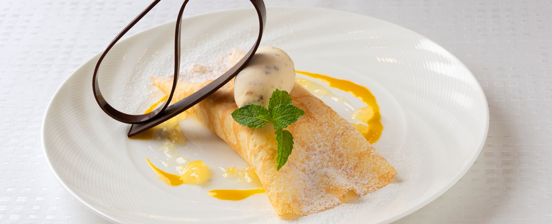 厳選した食材を使用し一品一品に想いをのせた芸術的な料理をご提供いたします。シェフ渾身の料理をご堪能ください。