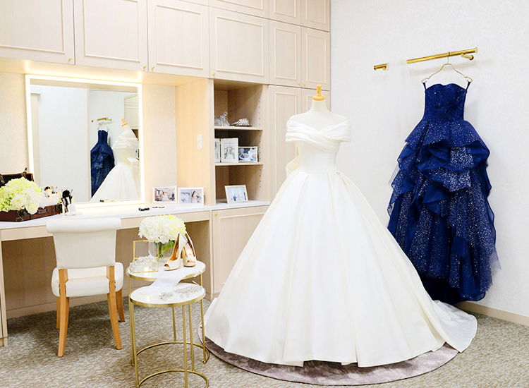 BRIDE’S SALON