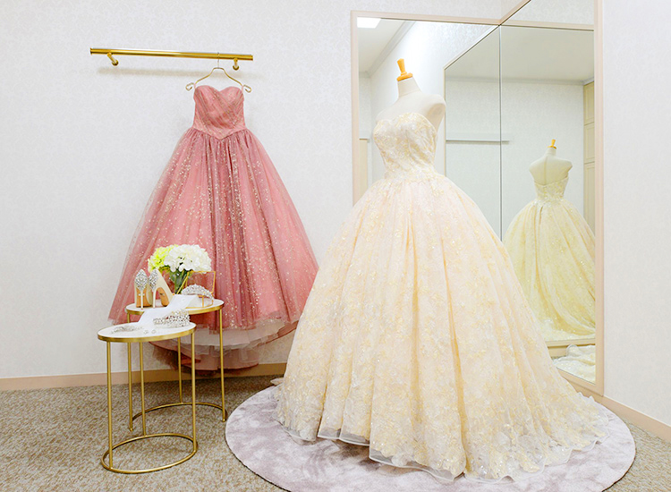 BRIDE’S SALON