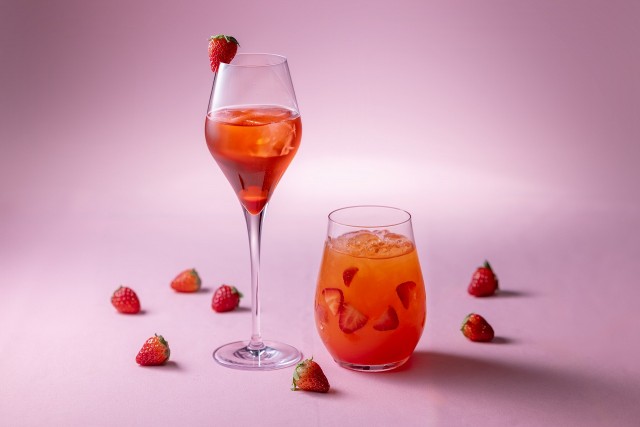 全レストランで味わう、ストロベリーカクテル