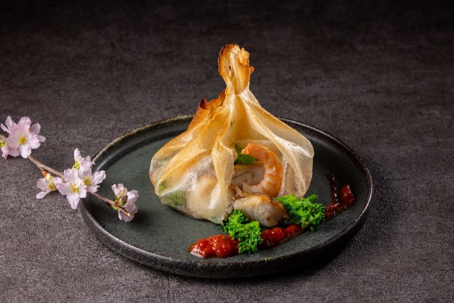 静岡県産真鯛と海老のパートブリック包み焼き(お一人様一皿)※ランチ限定