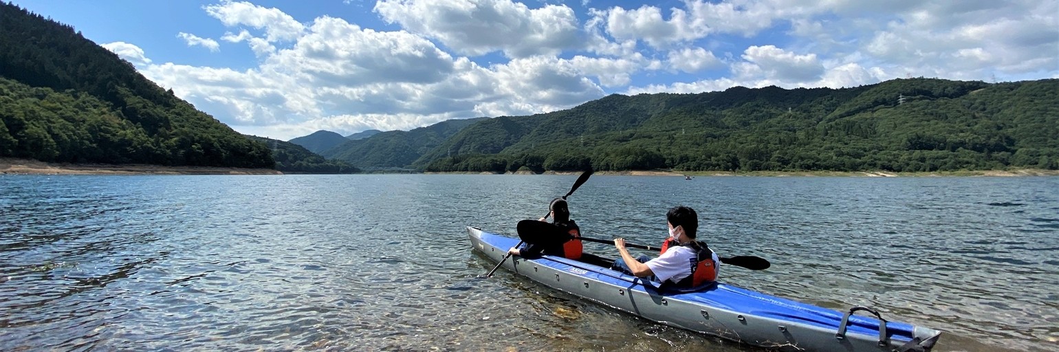 御母衣湖にてカヌー体験