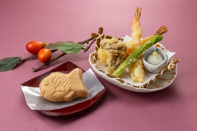 天ぷら盛り合わせ+たい焼きアイス