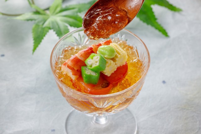 夏野菜の冷製ジュレ仕立て