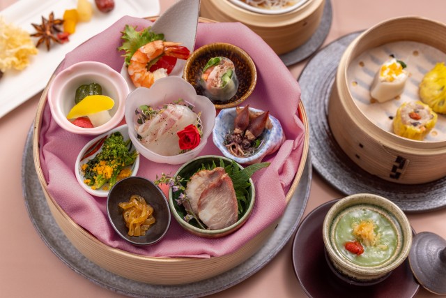 地産・季節の食材を使用した前菜8種と季節を感じるスープ