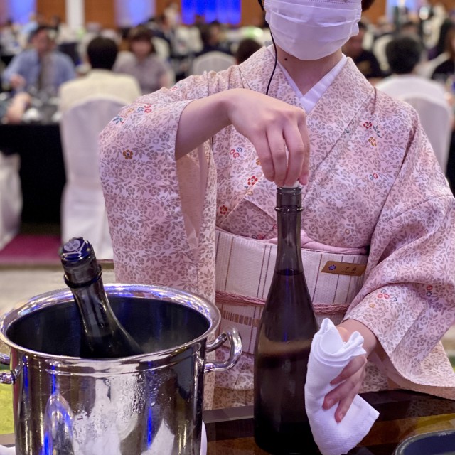 日本酒の味を最大限に引き出せれるよう、温度管理は0.5度刻みで実施