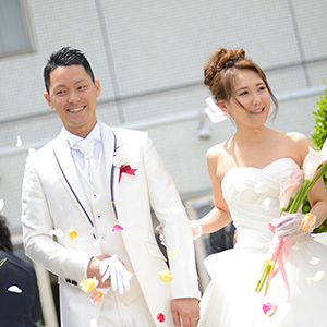 YASUYOSHI & SAIKA